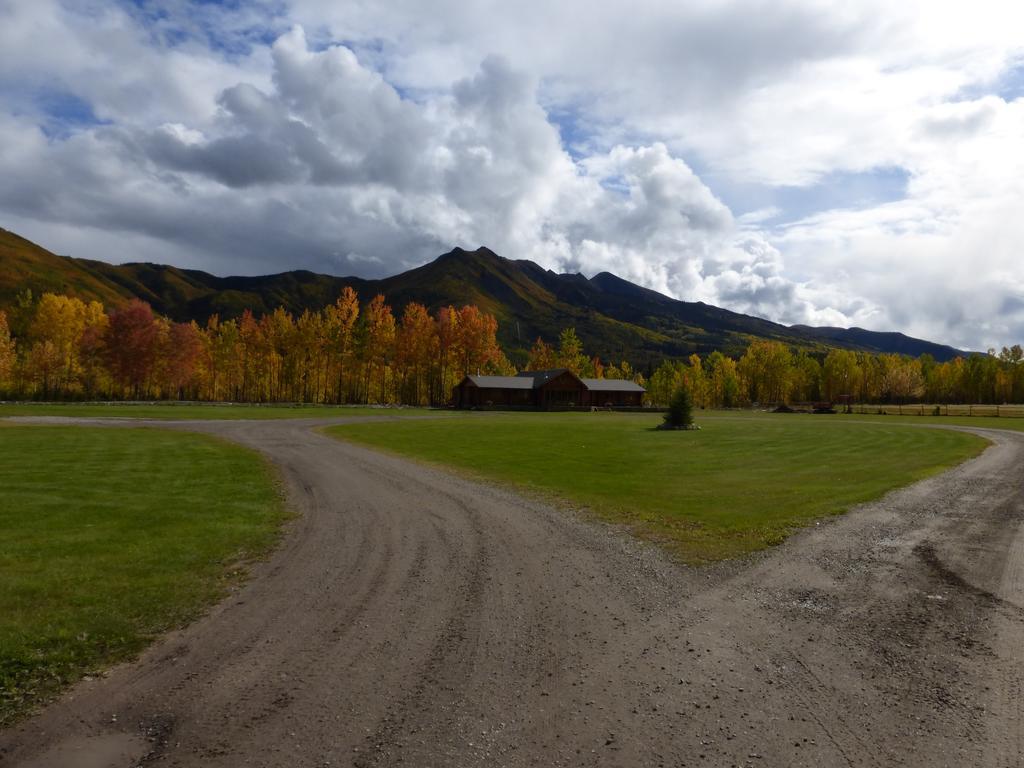 Folding Mountain B & B ฟอร์ทเนลสัน ภายนอก รูปภาพ