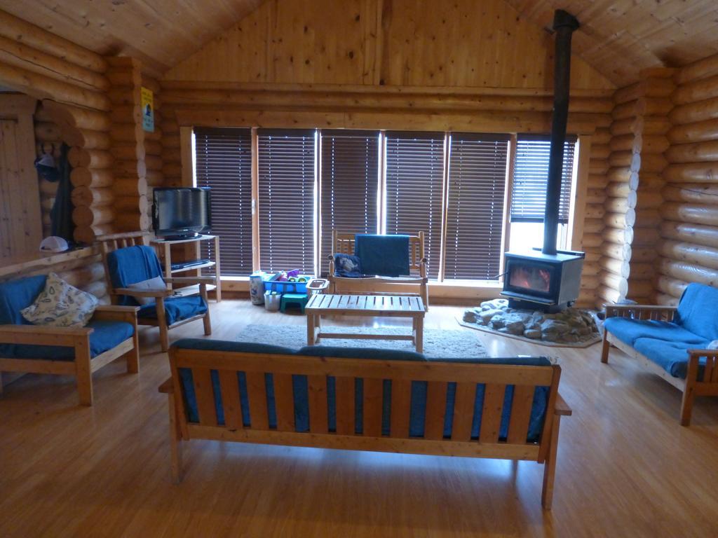 Folding Mountain B & B ฟอร์ทเนลสัน ภายนอก รูปภาพ