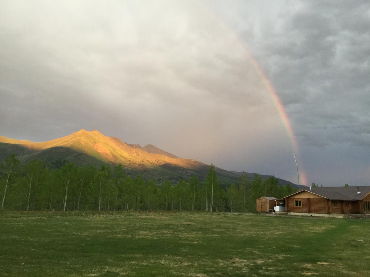 Folding Mountain B & B ฟอร์ทเนลสัน ภายนอก รูปภาพ